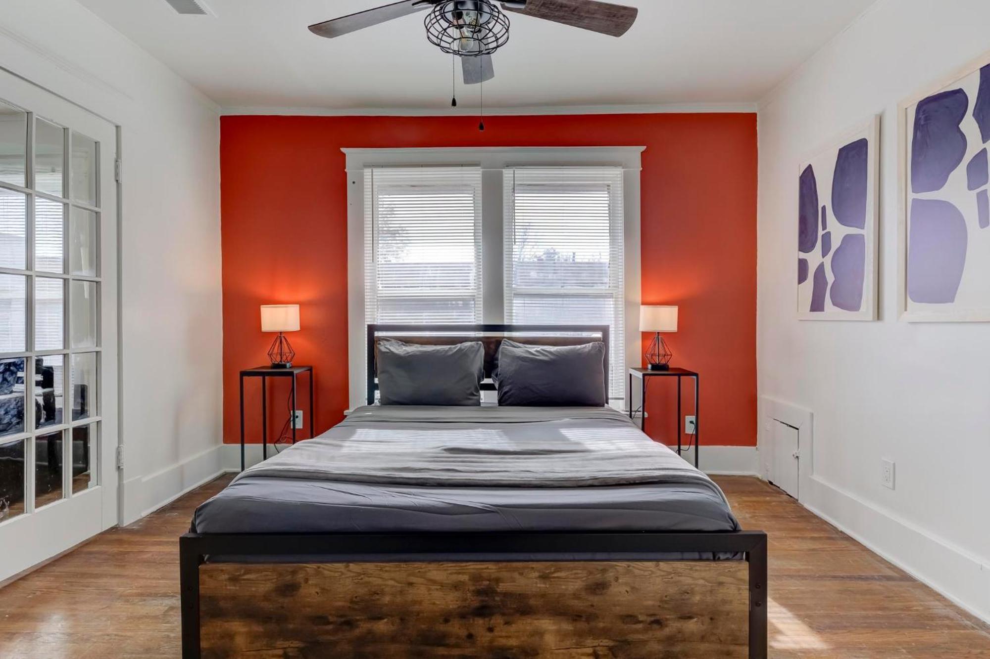 Charming Cooper-young Flat In The Heart Of *
