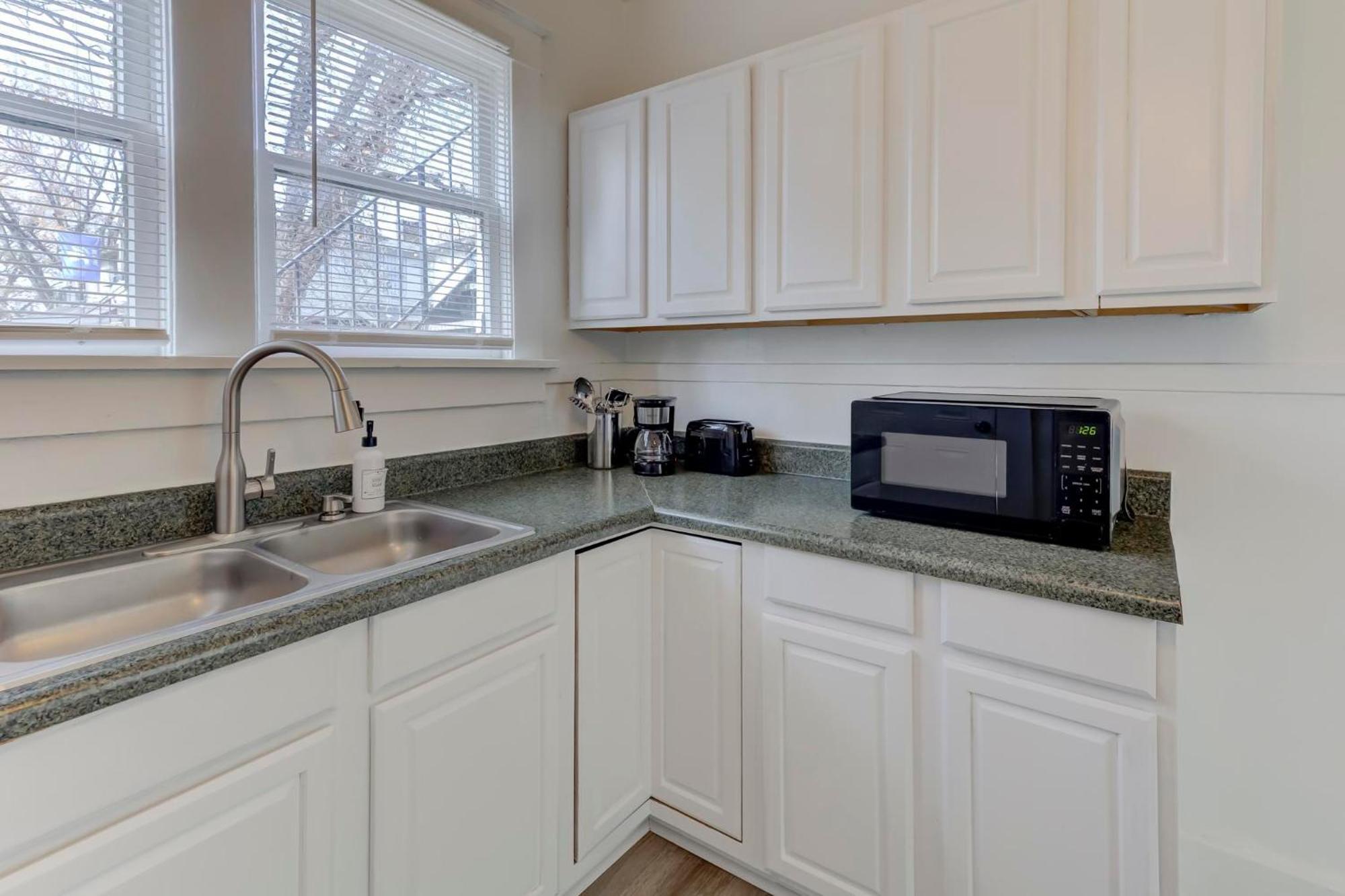 Charming Cooper-young Flat In The Heart Of * Memphis