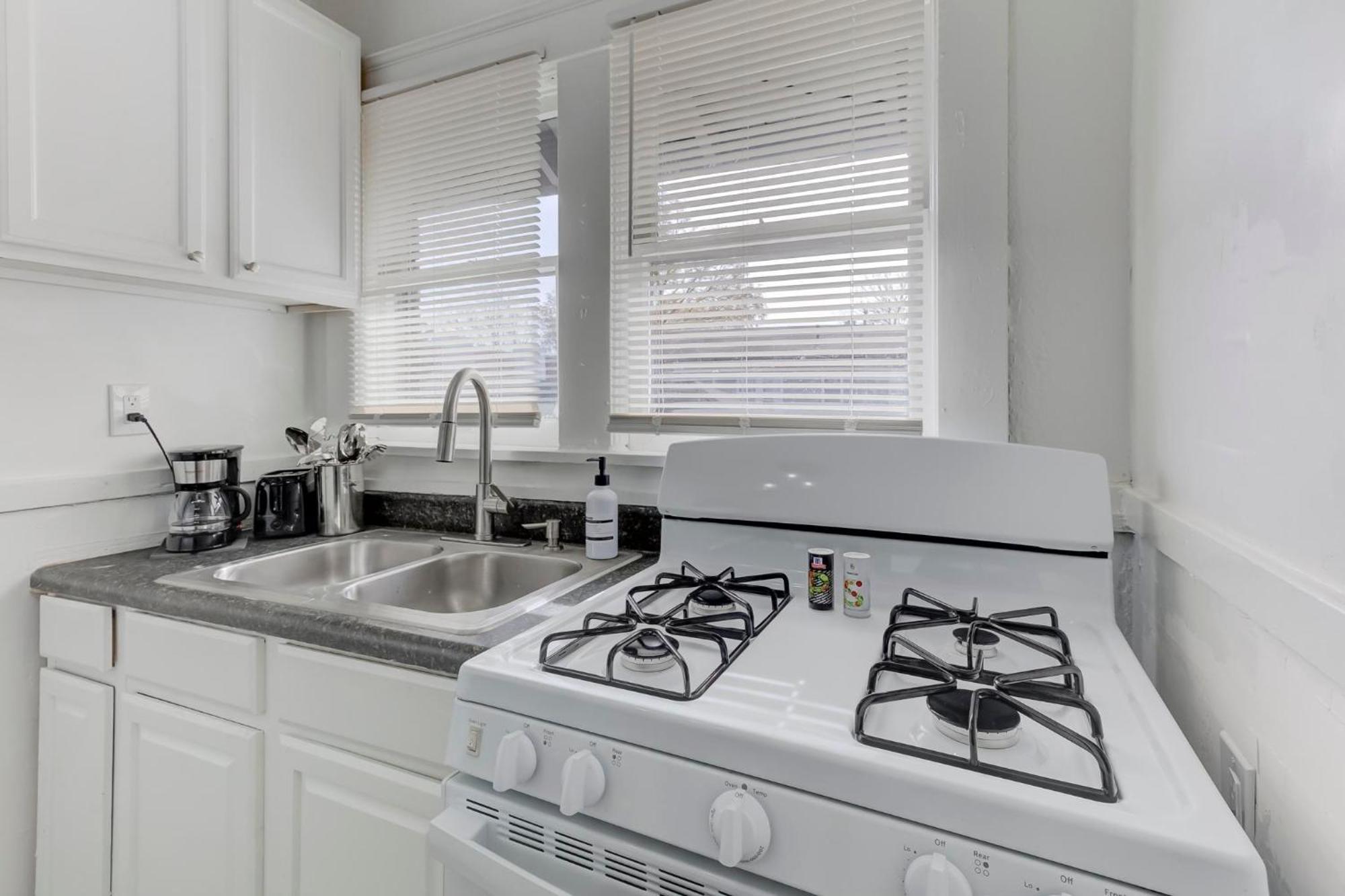 Charming Cooper-young Flat In The Heart Of *