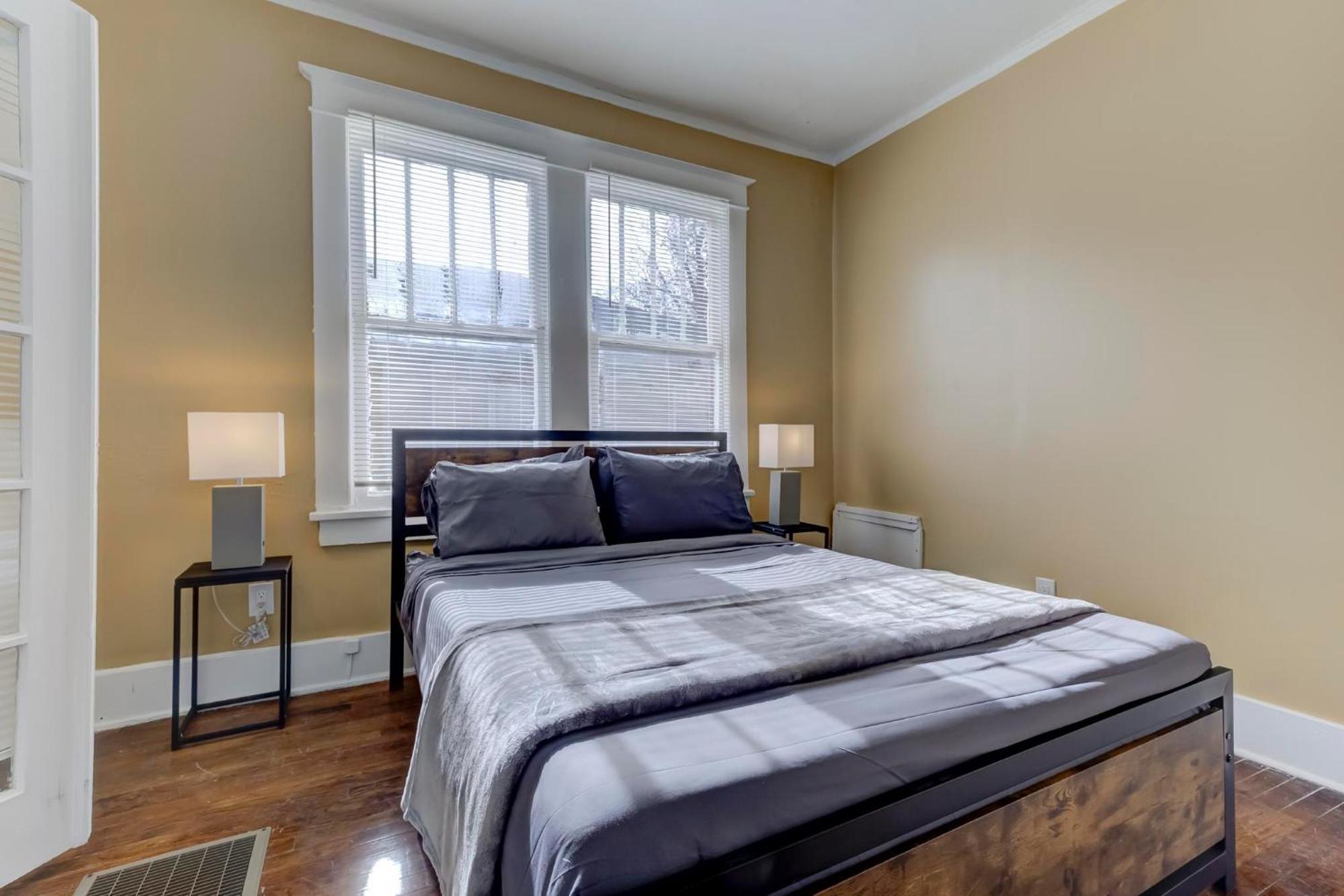 Charming Cooper-young Flat In The Heart Of Memphis